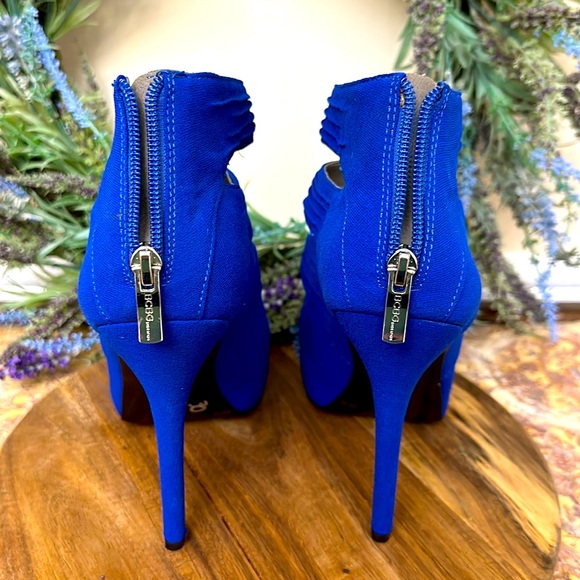 BCBGeneration EUC Blue Heels - Picture 6 of 6